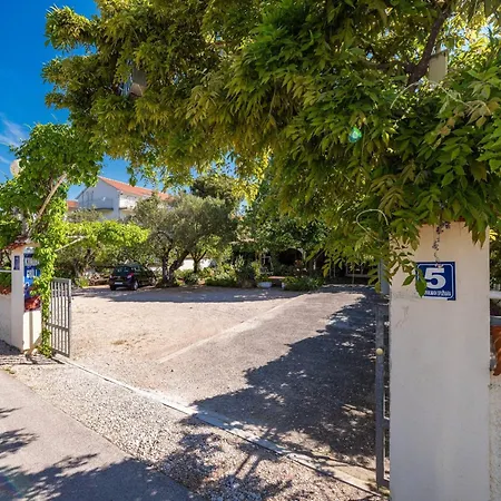 Apartment In Brodarica Near Beach & Krka Park