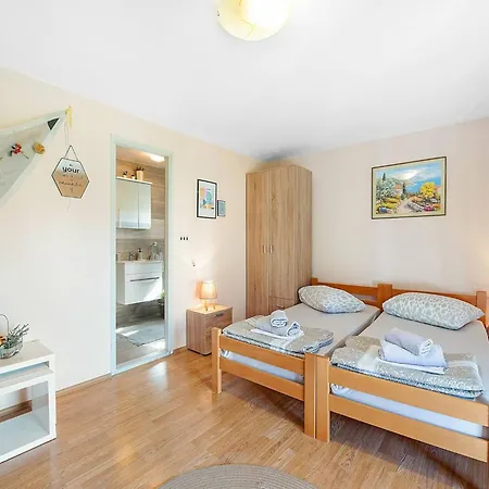 Apartment Apartment In Brodarica Near Beach & Krka Park Brodarica (Sibenik-Knin)