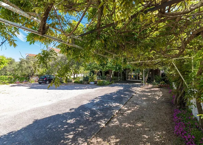 Apartment In Brodarica Near Beach & Krka Park Lejlighed Brodarica (Sibenik-Knin)