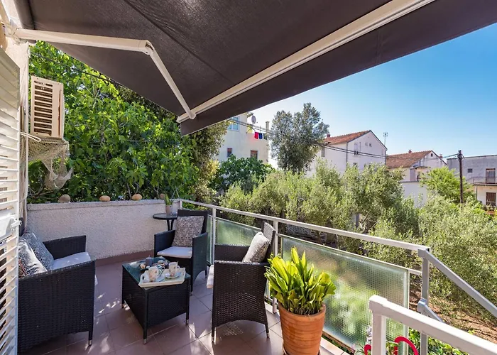 Apartment In Brodarica Near Beach & Krka Park Lejlighed *