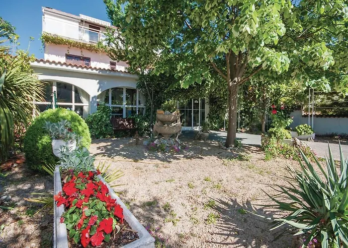 Apartment In Brodarica Near Beach & Krka Park Brodarica (Sibenik-Knin)