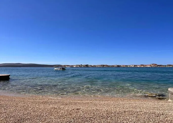 Apartment In Brodarica Near Beach & Krka Park Lejlighed Brodarica (Sibenik-Knin)