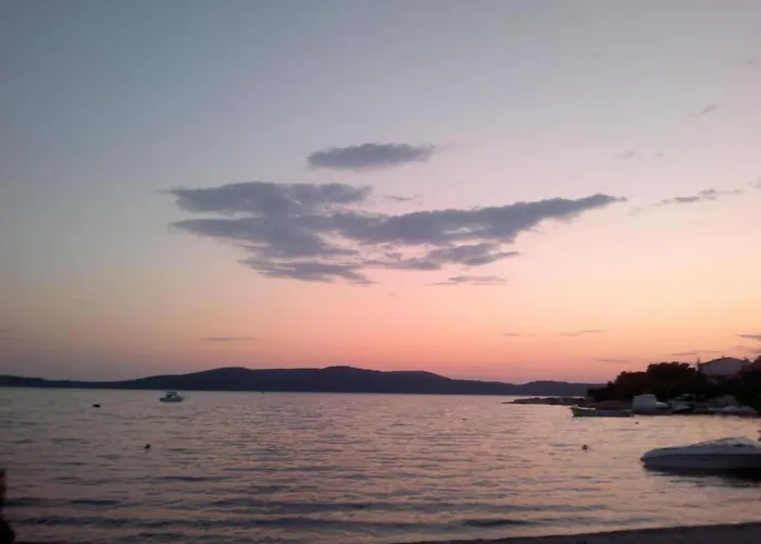 Apartment In Brodarica Near Beach & Krka Park Lejlighed